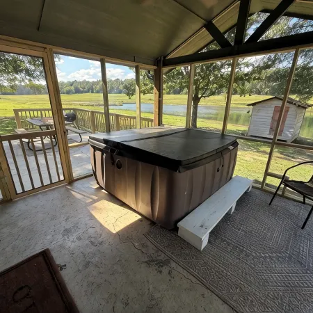 Private and secluded 4-bedroom farmhouse minutes from Lake Greeson