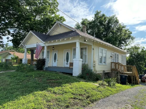 Cane River Living Downtown • Historic District • Walk to Front St • 5 Bedrooms