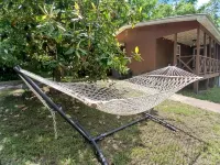Secluded Magnolia Cabin & Hot Tub - Wifi