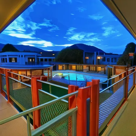 Bowmont Motel