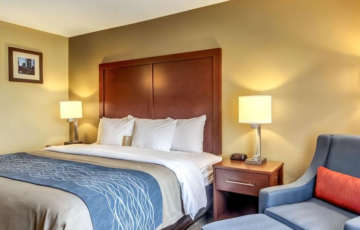 Comfort Inn & Suites Grafton-Cedarburg
