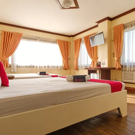 RedDoorz Plus @ Seaborne Hotel Subic Zambales فنادق في سوبيك
