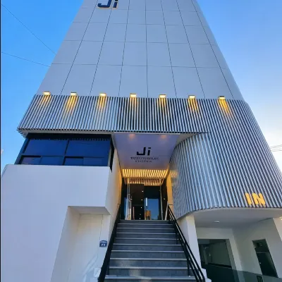 JI Boutique Hotel Hoteles cerca de Universidad Sorabol