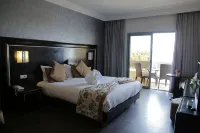 Hotel Suisse - С бассейном