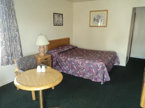 Oasis Motel by the Falls - Airport Shuttle