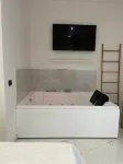 Costantino Home - Hot Tub