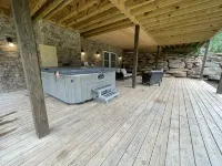 Large Modern Farmhouse on 3 acres 7 minutes from downtown
