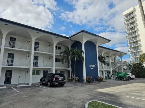 Gorgeous direct Intracoastal views in the heart of Pompano Beach - Homestays