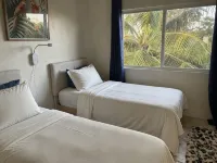Penthouse-Level 2Br on Coco Bay , Starlink, AC & Sea Turtles - Boutique