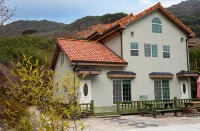 Hadong Healing Garden Pension - 3-Star