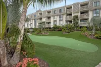 Luxurious and Spacious Condo steps from the Beach - Fitnessstudio