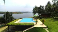 LakeRose Wayanad Resort - Superior Lake View - Pensions