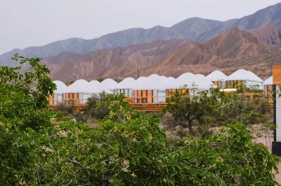 Ak-Sai Travel Oimo Tash Yurt Camp Hoteles en 