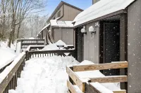 Ski-in/Ski Out Camelback-Indoor Pool-Fireplace-Gym - Wifi