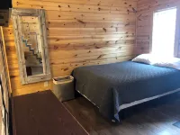 美麗的黑山丘陵露營地小屋#6 - 木屋
