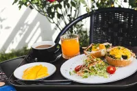 Ruby Mountain View Resort Vang Vieng - breakfast