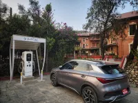 Himalayan Horizon - parking