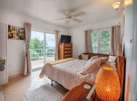 Villa Angelina with Amazing Panoramic Views.Enjoy the quiet at Oyster Pond - 4 ดาว