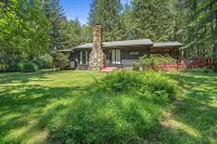 Northwoods Ln Cottage in Clear Creek by Tranquility Retreats