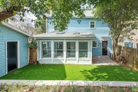 Pet-friendly, freshly renovated, 2 bd/2.5 bath townhome in Decatur! - 4-Star