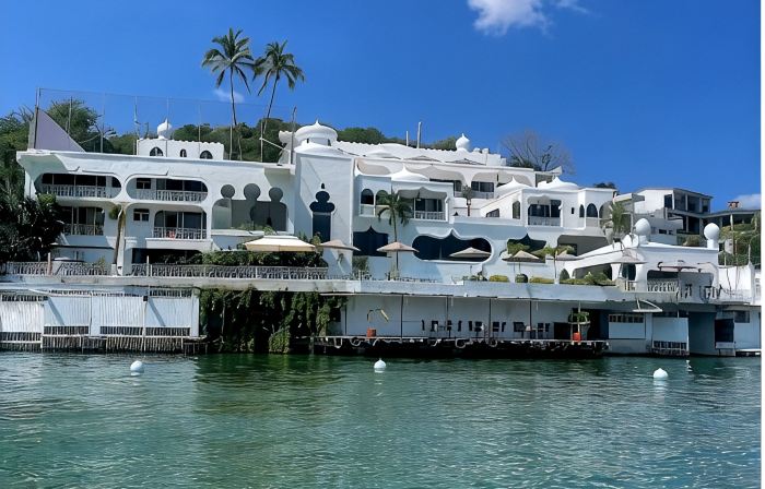 Marina Palace Tequesquitengo