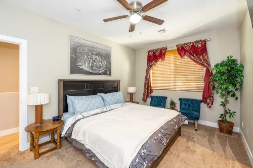 Luxurious AC Home Near Heart of Downtown, NAU, Snowbowl, Historic Route 66
