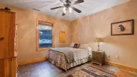 Luxury Creekside Lodge with Hot Tub & Game Room, Great for Large Groups! - Gym