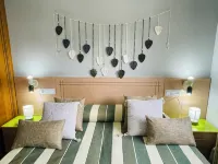 FIRST LINE BEACH, SPA, SWIMMING POOLS, TENNIS, PADDLE, SQUASH, GARDEN, CHILDREN'S PLAYGROUND. - balcony