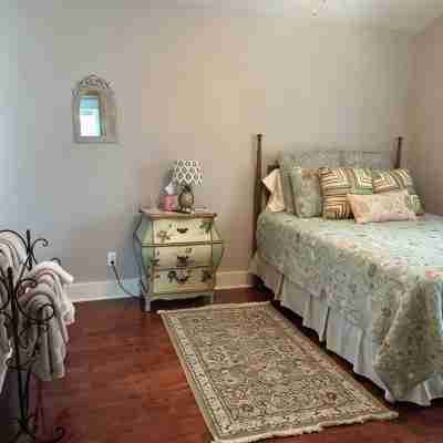 "Bess" in Park Circle, North Charleston Family Friendly Rooms