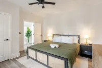 Elm City Escape - Modern + Cozy - 3 stjerner