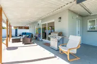 Peoria Paradise -Spacious 4 Bed w/ Heated Pool, Putting Green, Amazing Backyard! - บังกะโล