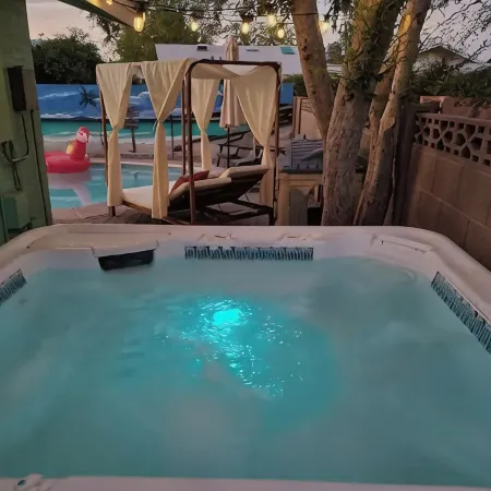Heated Pool/Hot tub in heart of Tempe/ASU/Scottsdale