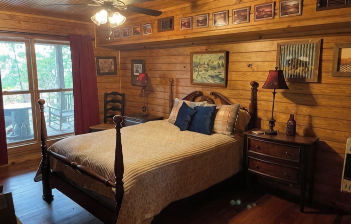 Cabin in the woods overlooking Grenada lake.