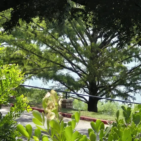 Cozy villa with a lot of natural light, and WiFi, in welcoming Lago Vista