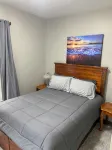 Charming 2-bedroom apartment with AC, WiFi, in The Historic Ashtabula Harbor