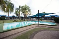 David Motor Inn - Parking