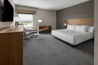 La Quinta Inn & Suites by Wyndham Phoenix West / Glendale Hotels in Maryvale