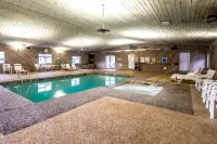Quality Inn & Suites - piscina