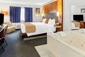 Americas Best Value Inn Tahquamenon Country