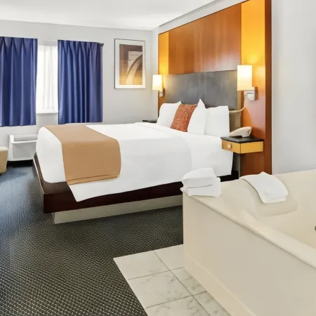 Americas Best Value Inn Tahquamenon Country