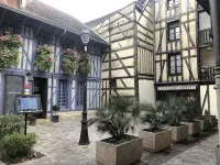 Le Charmant Paillot  Hyper centre classé Hôtels à proximité de : Maison de l'outil et de la pensée ouvrière
