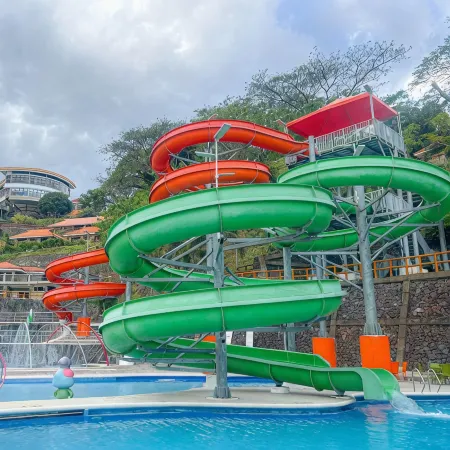 Sol Y Viento Mountain Hot Springs Resort
