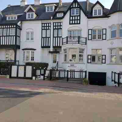New apartment with garden, terrace, free parking in Duinbergen by the sea Hotel Exterior