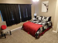 NEW!!! The Uptown Oasis...seconds from Uptown Marion!!! Hotels in Marion