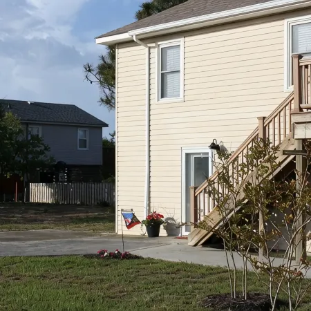 Available July 26-31. Close to Everything and Only 5 Minute Walk to the Beach.