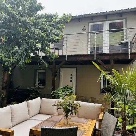 Idyllic vacation home in Jena 5 minutes walk to the center directly on the Saale