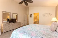 Jupiter Inlet Village House W/Pool - Walk to the Beach, Inlet, Pelican Club - con encanto