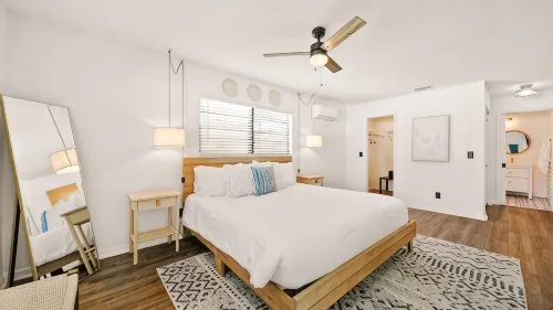Cozy Coastal Home: Pool + Close to Beaches - 3 ดาว