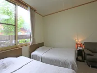 Sansuikan Shinano Hotels near Zengoro Fall