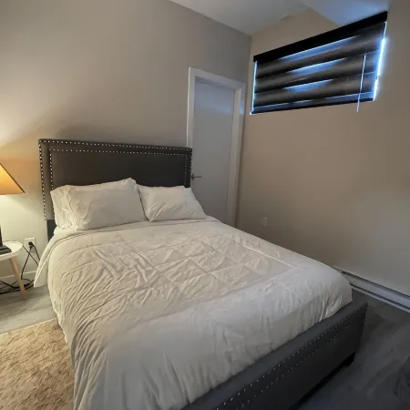 Cozy basement suite near Airport